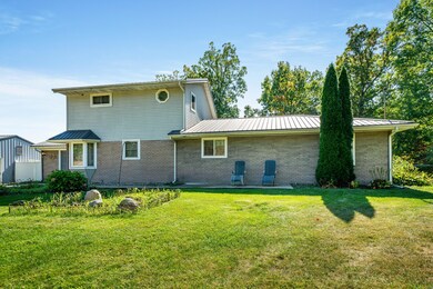 1900_Maple_Grove_Road_02