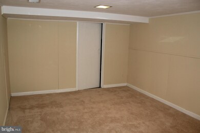 6906 Kenyon Dr, Alexandria, VA 22307 - photo 6