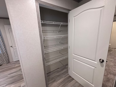 282 Cambridge Dr unit 282, Windsor Charter Township, MI 48821 - photo 6