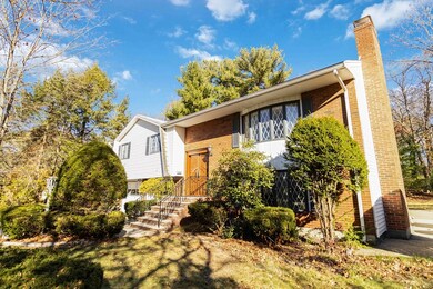 86 Spruce Rd, Reading, MA 01867 - photo 4