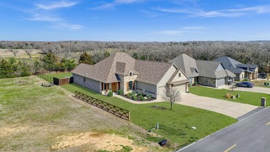 129 Comanche Dr, Gainesville, TX 76240 - photo 4