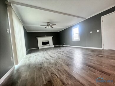 629 Davis St, Findlay, OH 45840 - photo 2