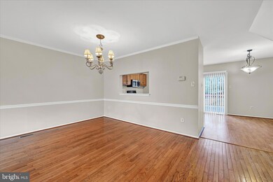 34 Roger Valley Ct, Parkville, MD 21234 - photo 4