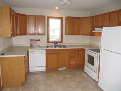 103 Debbie Dr, Evansville, WI 53536 - photo 3