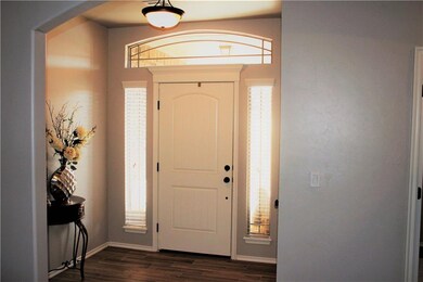 Front Entryway, Great Natural Light! Soft Grays & 