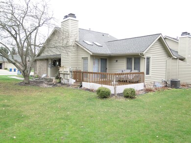 1945 Cross Bend St NE unit 41, Grand Rapids, MI 49505 - photo 2