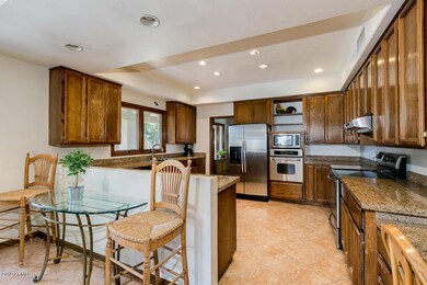 Double Ovens, Granite countertops