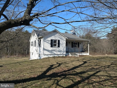 881 Long Run Rd, Pine Grove, PA 17963 - photo 2