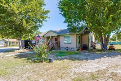 273 Spring Valley Cir, Azle, TX 76020 - photo 3