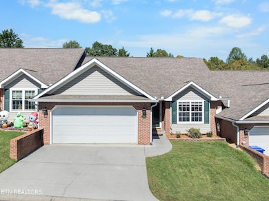 705 Lower Pond Way unit 22, Knoxville, TN 37920 - photo 2