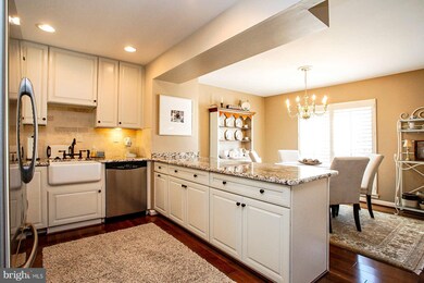 3317 Stone Heather Ct, Herndon, VA 20171 - photo 7