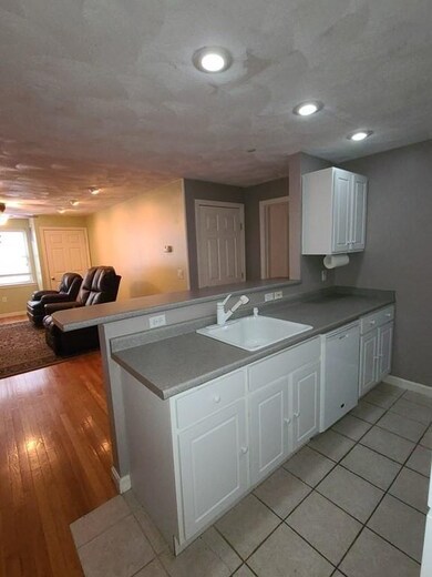 107 Foster St unit 202, Peabody, MA 01960 - photo 7