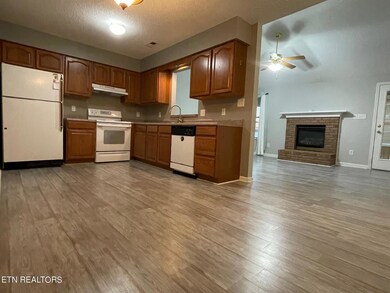 KITCHEN:DINING 2