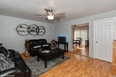 3607 Wellington Ct, Hazel Crest, IL 60429 - photo 5