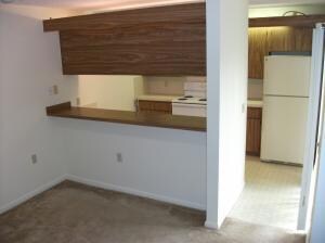 1716 - 17th Way 002