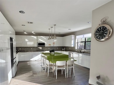 8925 NW 99th Ct, Doral, FL 33178 - photo 6