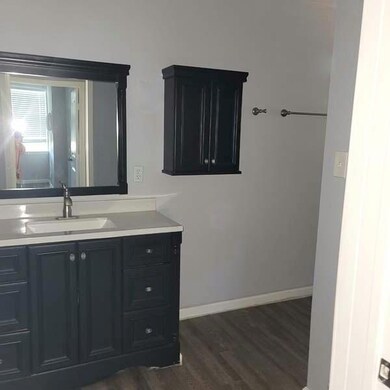 801 NW Main St, Ennis, TX 75119 - photo 5