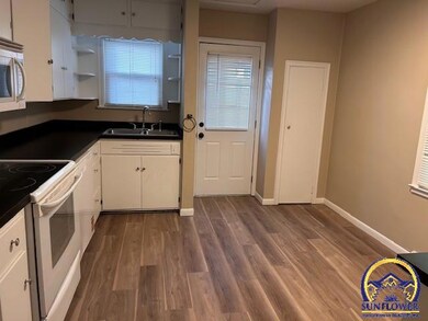 2032 SW Randolph Ave, Topeka, KS 66604 - photo 3