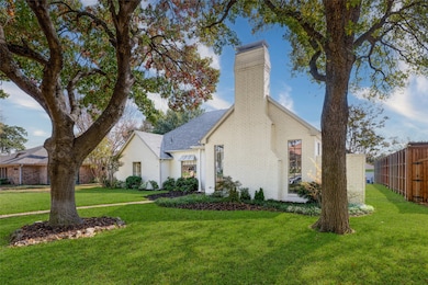 10002 Hickory Crossing, Dallas, TX 75243 - photo 3