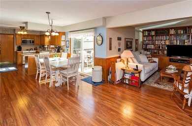 1239 71st St, Windsor Heights, IA 50324 - photo 4