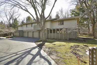 3876 greenleaf cir-102