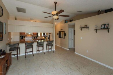 Family Room (2) (3)