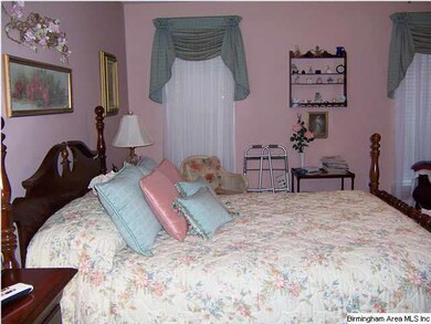 4617 Fairfax Ct, Birmingham, AL 35235 - photo 7