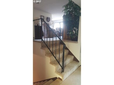 Living Room-Fireplace