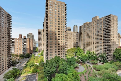 Lincoln Towers unit 14G, New York, NY 10023 - photo 6