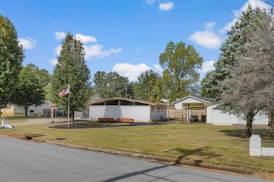 202 Davis Ave, Florence, AL 35633 - photo 4