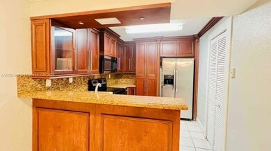 15410 SW 82nd Ln unit 811, Miami, FL 33193 - photo 6