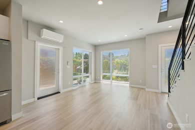 527 S Cloverdale St unit A, Seattle, WA 98108 - photo 2