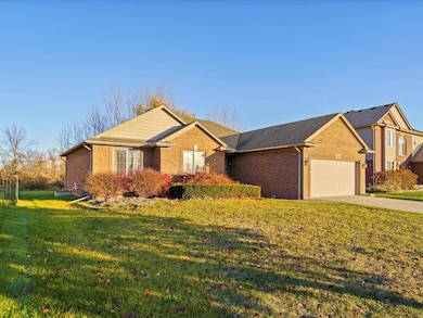 52802 Delena Dr, Macomb, MI 48042 - photo 5