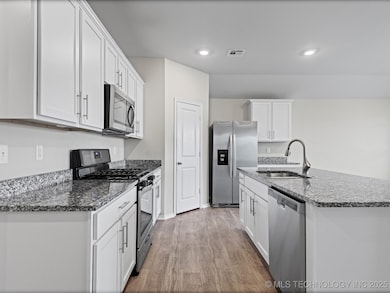 2004 Harriman Cir, Bartlesville, OK 74006 - photo 6