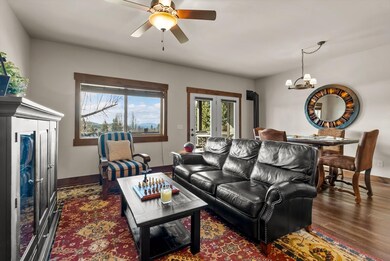 Living area
Furniture included!