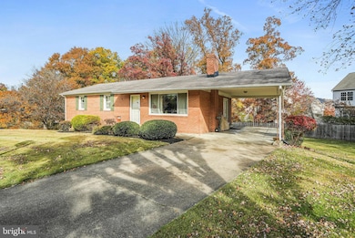 6616 Pepin Dr, Upper Marlboro, MD 20772 - photo 3