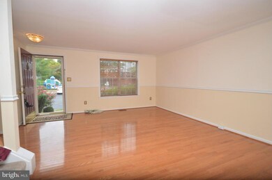 13823 Laura Ratcliff Ct, Centreville, VA 20121 - photo 4