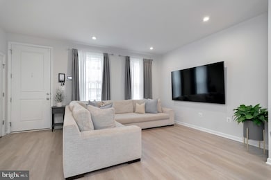 18245 Summit Pointe Dr, Triangle, VA 22172 - photo 2