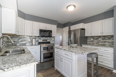 109 Greenview Ct, North Aurora, IL 60542 - photo 5