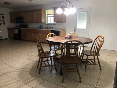 109 Third St, Hendrix, OK 74741 - photo 6