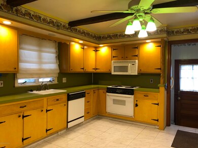 539 Muir Ave, Hazleton, PA 18201 - photo 3