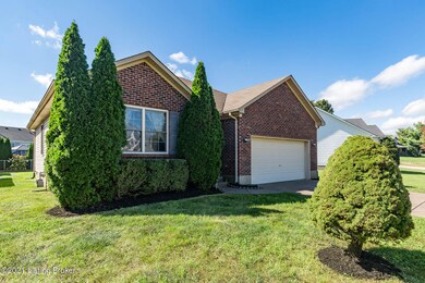 135 Aulbern Dr E unit East, Mount Washington, KY 40047 - photo 2