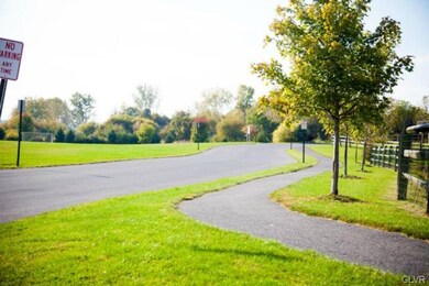 2158 Eagles Landing Dr unit 110, Nazareth, PA 18064 - photo 4