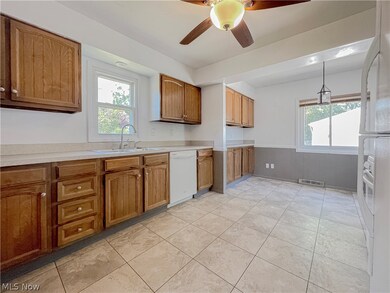 28931 Ridge Rd, Wickliffe, OH 44092 - photo 5