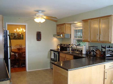 640 Diamond Ave, Indiana, PA 15701 - photo 4