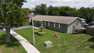 12821 SW 10th Ct, Davie, FL 33325 - photo 2