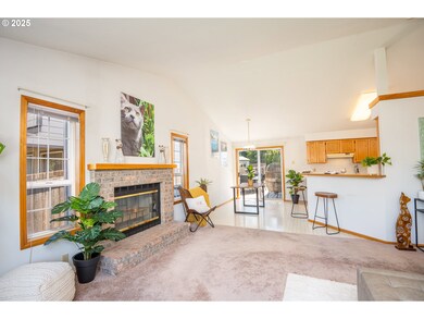 5669 D St, Springfield, OR 97478 - photo 7