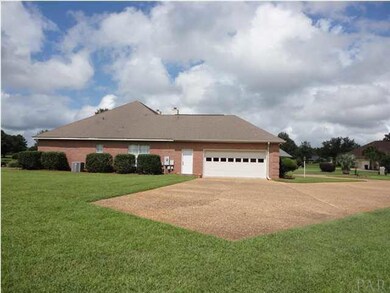 Plenty of guest parking and never a worry about turning around...