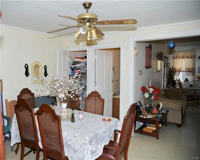 422 N Railroad St, Allentown, PA 18102 - photo 3