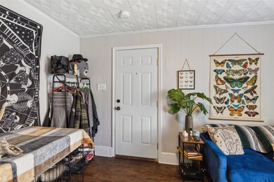 507 W Chambers St, Cleburne, TX 76033 - photo 3